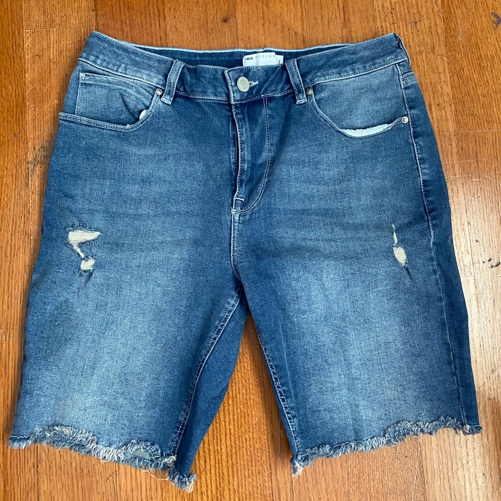 Nice ripped jean short